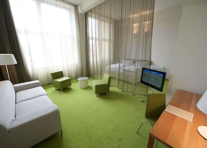 Otel Wyndham Garden Mitte 4*