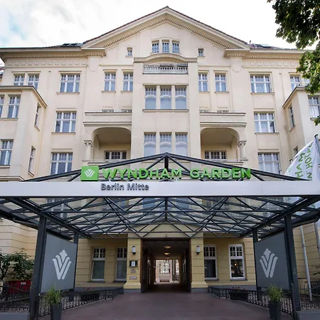Wyndham Garden Mitte 4*