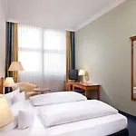 Wyndham Garden Mitte Hotel 4*