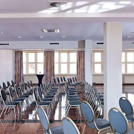Hotel Wyndham Garden Mitte 4*