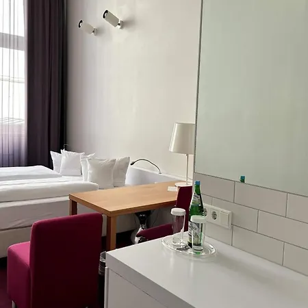 Hotel Wyndham Garden Mitte 4*