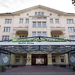 Wyndham Garden Mitte Hotel 4*