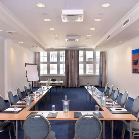 Wyndham Garden Mitte 4*