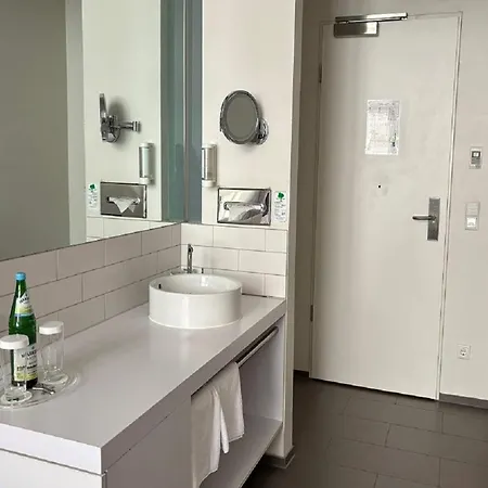 Wyndham Garden Mitte Hotel 4*