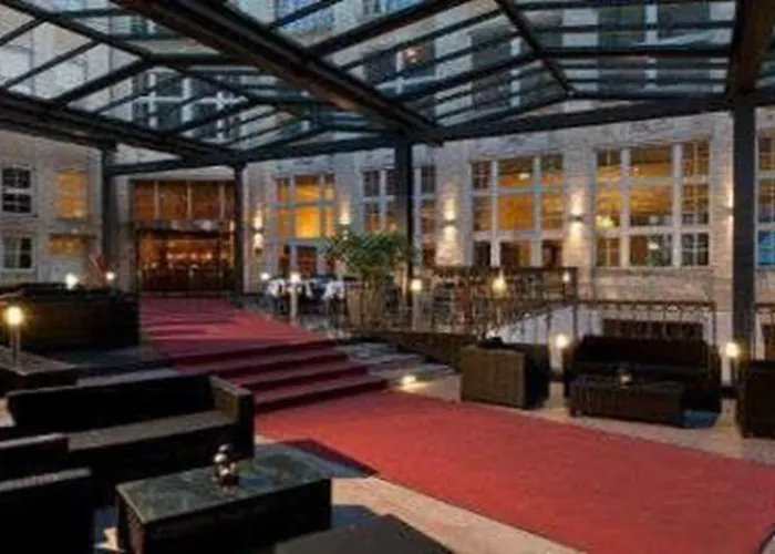 Wyndham Garden Mitte Hotel 4*