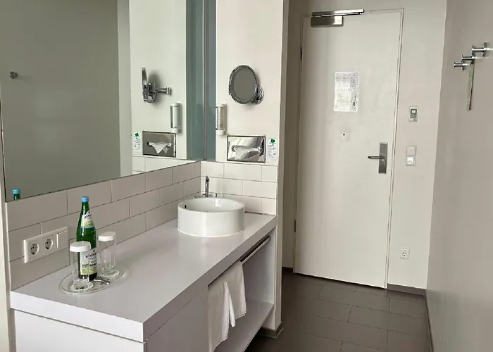 Ξενοδοχείο Wyndham Garden Mitte 4*